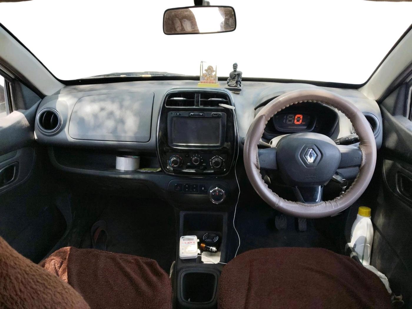 2017 Renault Kwid RXT 1.0 AMT (O), Petrol, Automatic, 1,39,223 km, interior