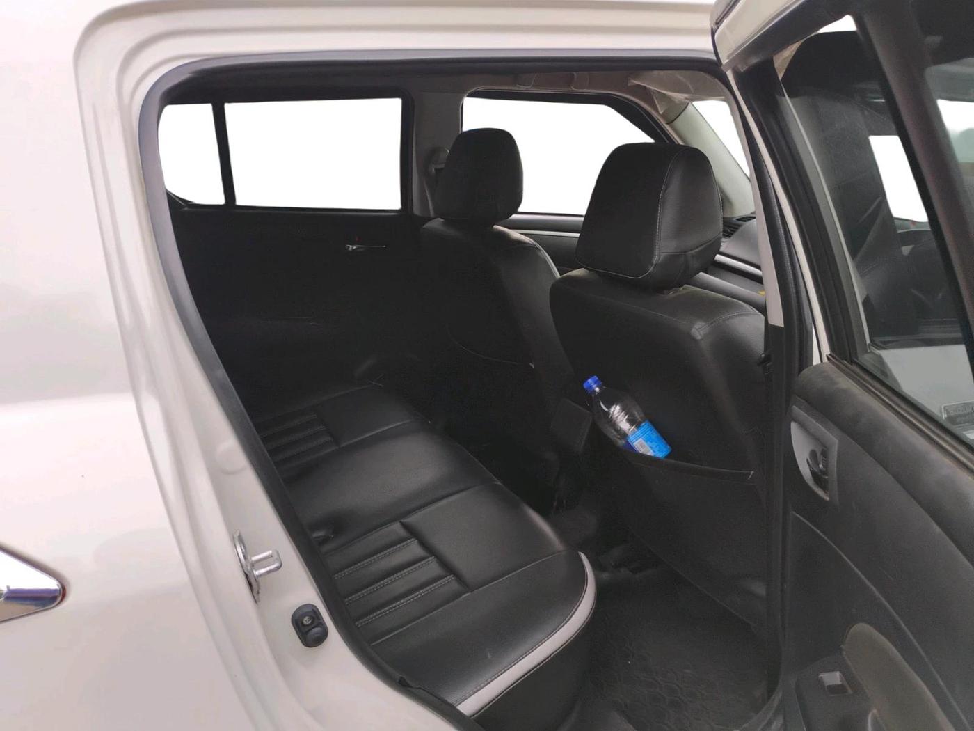 2015 Maruti Swift VXI, Petrol, Manual, 90,695 km, interior