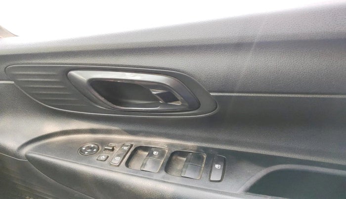 2021 Hyundai NEW I20 SPORTZ 1.2 MT DUAL TONE, CNG, Manual, 95,547 km, interior