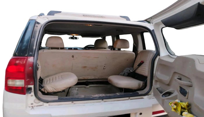 2016 Mahindra TUV300 T8, Diesel, Manual, 1,82,097 km, exterior