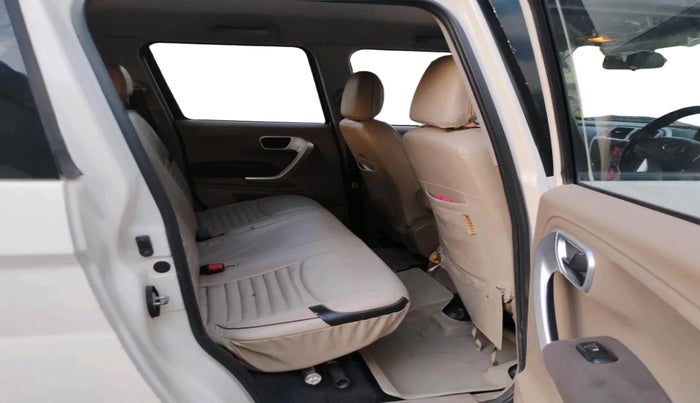 2016 Mahindra TUV300 T8, Diesel, Manual, 1,82,097 km, interior