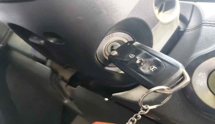 2017 Tata Hexa XTA 4X2 7 STR, Diesel, Automatic, 1,06,848 km, interior