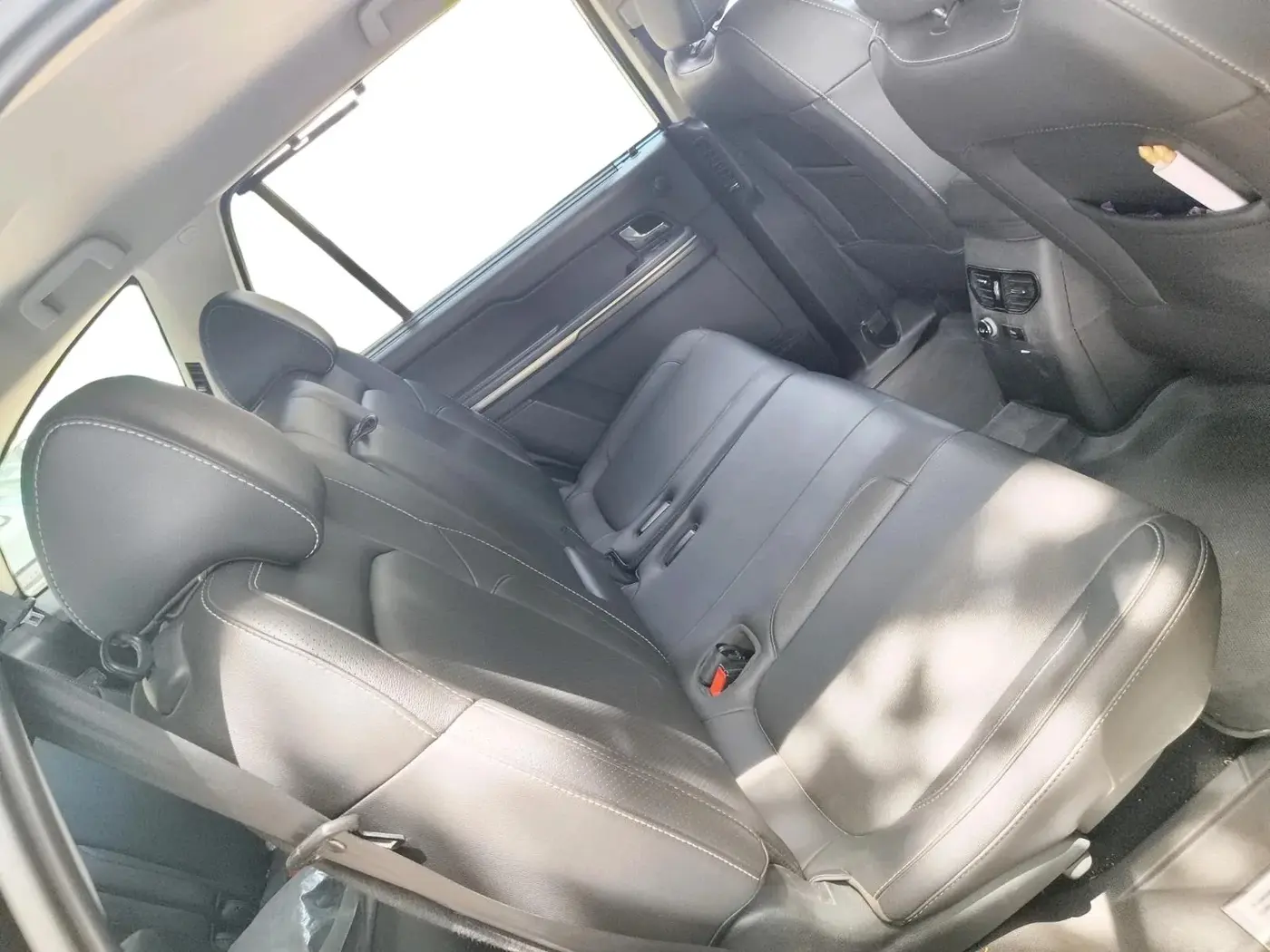 2017 Tata Hexa XTA 4X2 7 STR, Diesel, Automatic, 1,06,848 km, interior