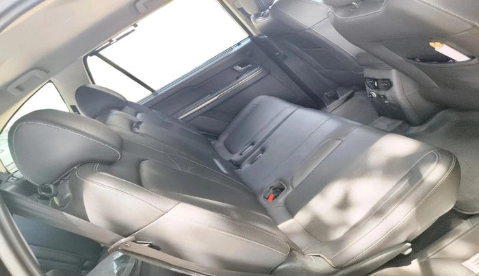 2017 Tata Hexa XTA 4X2 7 STR, Diesel, Automatic, 1,06,848 km, interior