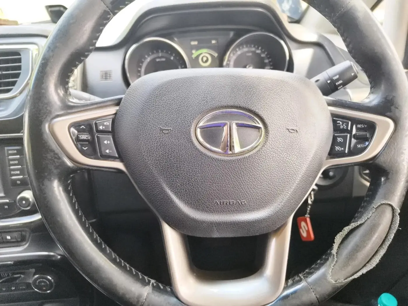 2017 Tata Hexa XTA 4X2 7 STR, Diesel, Automatic, 1,06,848 km, interior