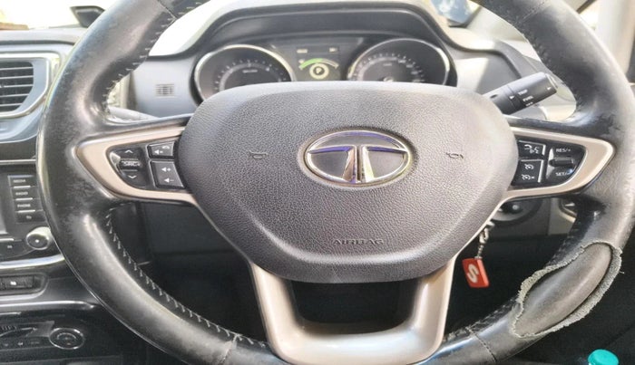 2017 Tata Hexa XTA 4X2 7 STR, Diesel, Automatic, 1,06,848 km, interior