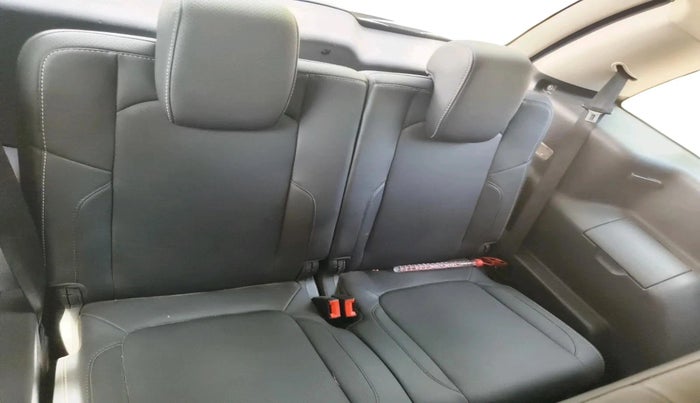 2017 Tata Hexa XTA 4X2 7 STR, Diesel, Automatic, 1,06,848 km, interior