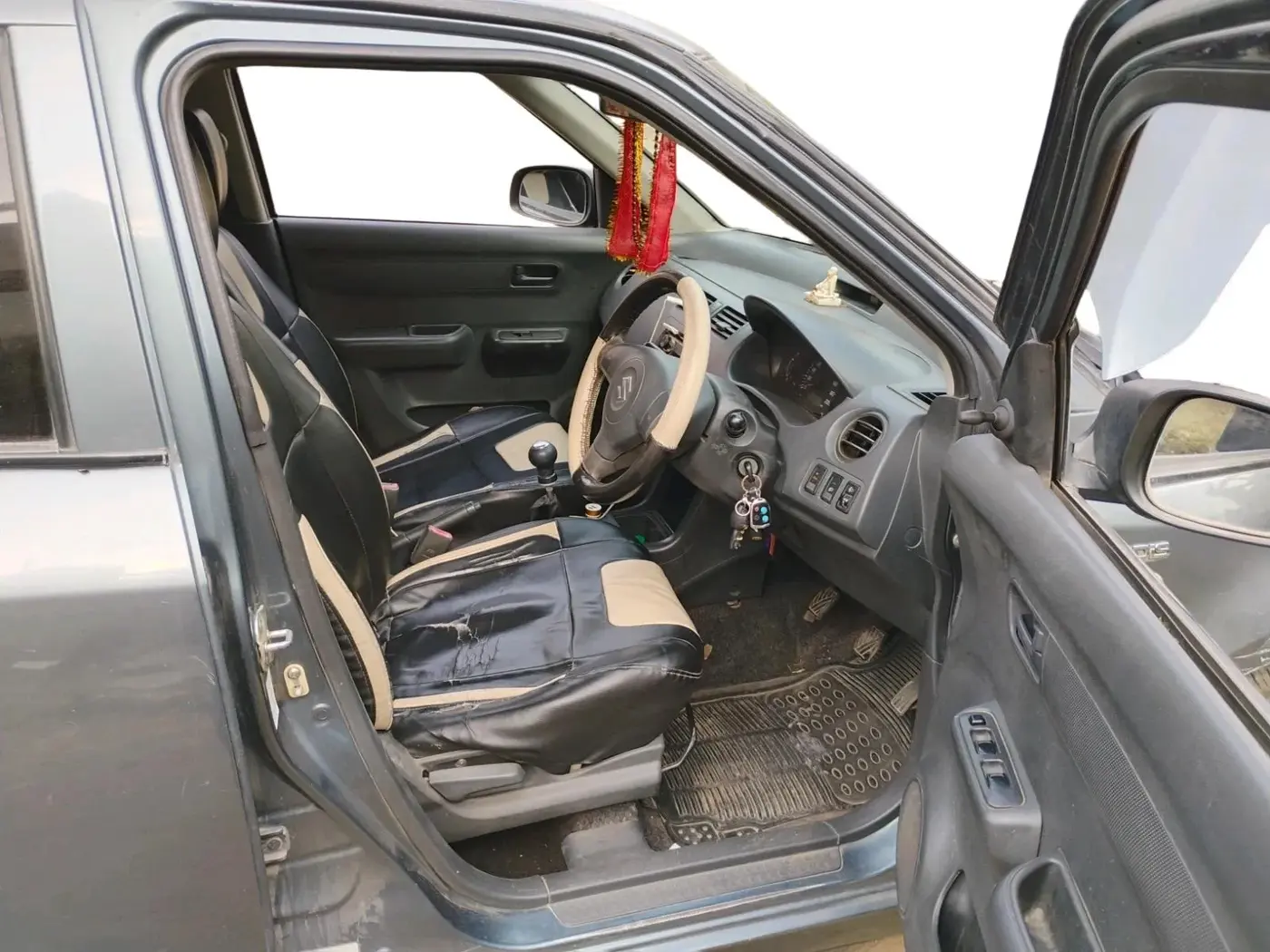 2011 Maruti Swift LDI, Diesel, Manual, 1,29,650 km, interior