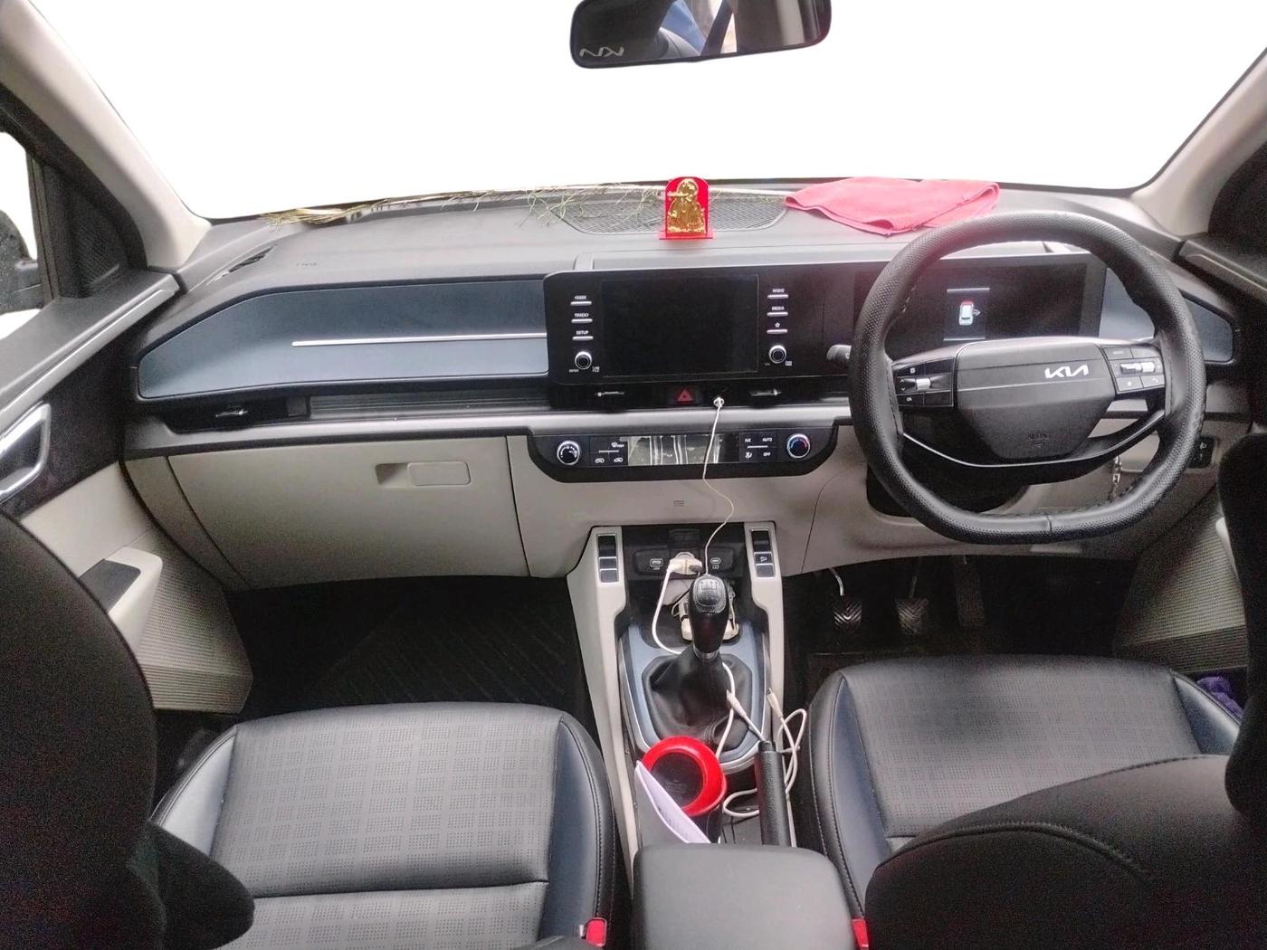 2026 KIA Carens Clavis HTE EX Petrol 1.5L MT 7 STR, Petrol, Manual, 6,735 km, interior