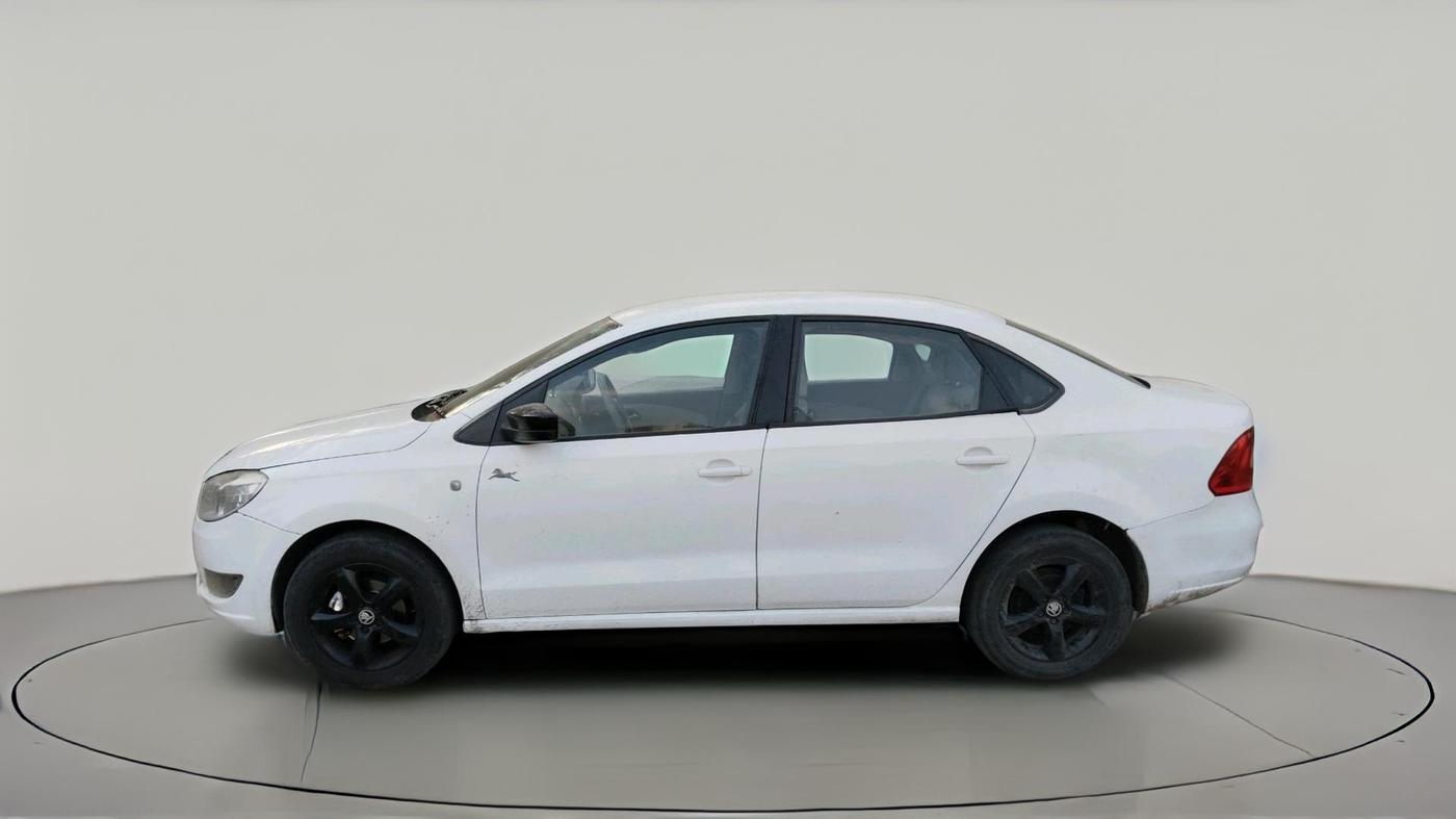 2013 Skoda Rapid ACTIVE 1.6 TDI CR MT PLUS, Diesel, Manual, 1,44,724 km, exterior