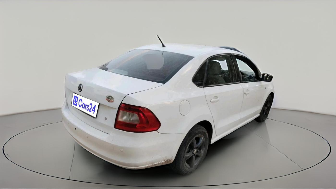 2013 Skoda Rapid ACTIVE 1.6 TDI CR MT PLUS, Diesel, Manual, 1,44,724 km, exterior