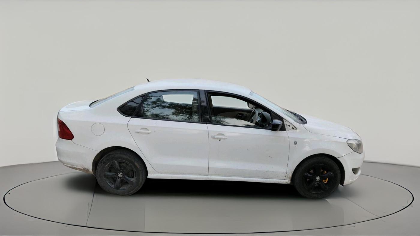 2013 Skoda Rapid ACTIVE 1.6 TDI CR MT PLUS, Diesel, Manual, 1,44,724 km, exterior