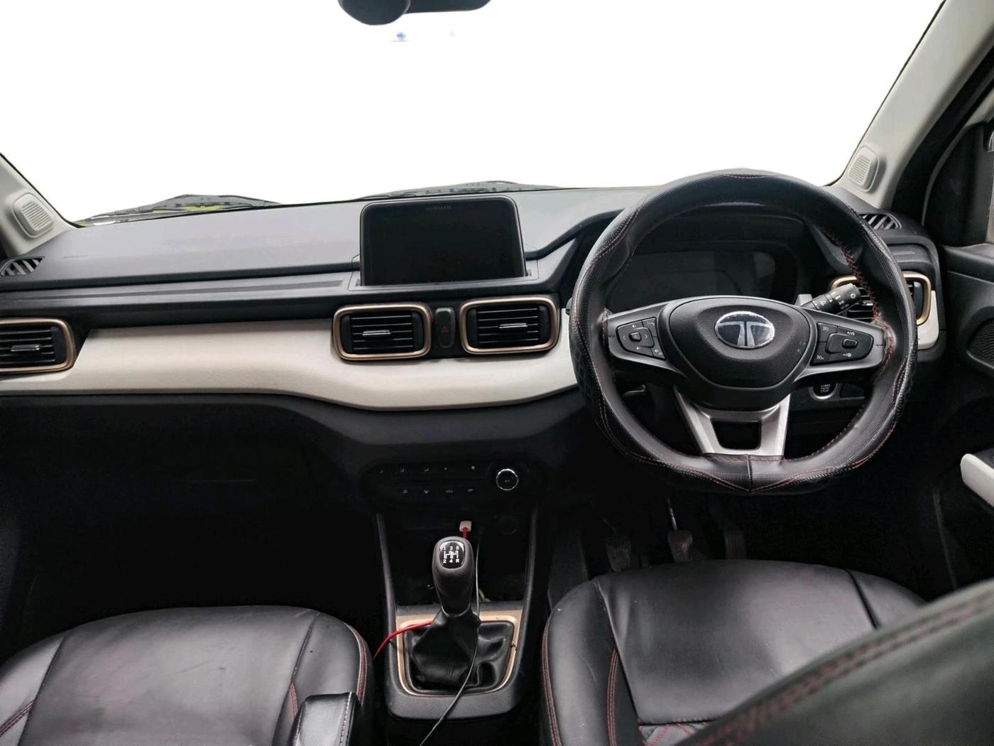 2024 Tata PUNCH ACCOMPLISHED DAZZLE SUNROOF CNG MT, CNG, Manual, 56,480 km, interior