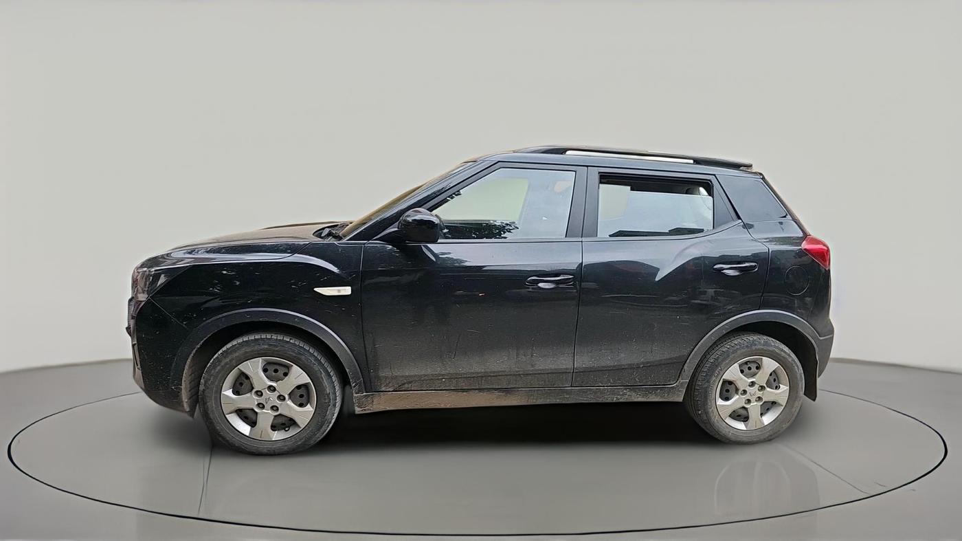 2023 Mahindra XUV300 W6 1.5 Diesel, Diesel, Manual, 1,51,537 km, exterior