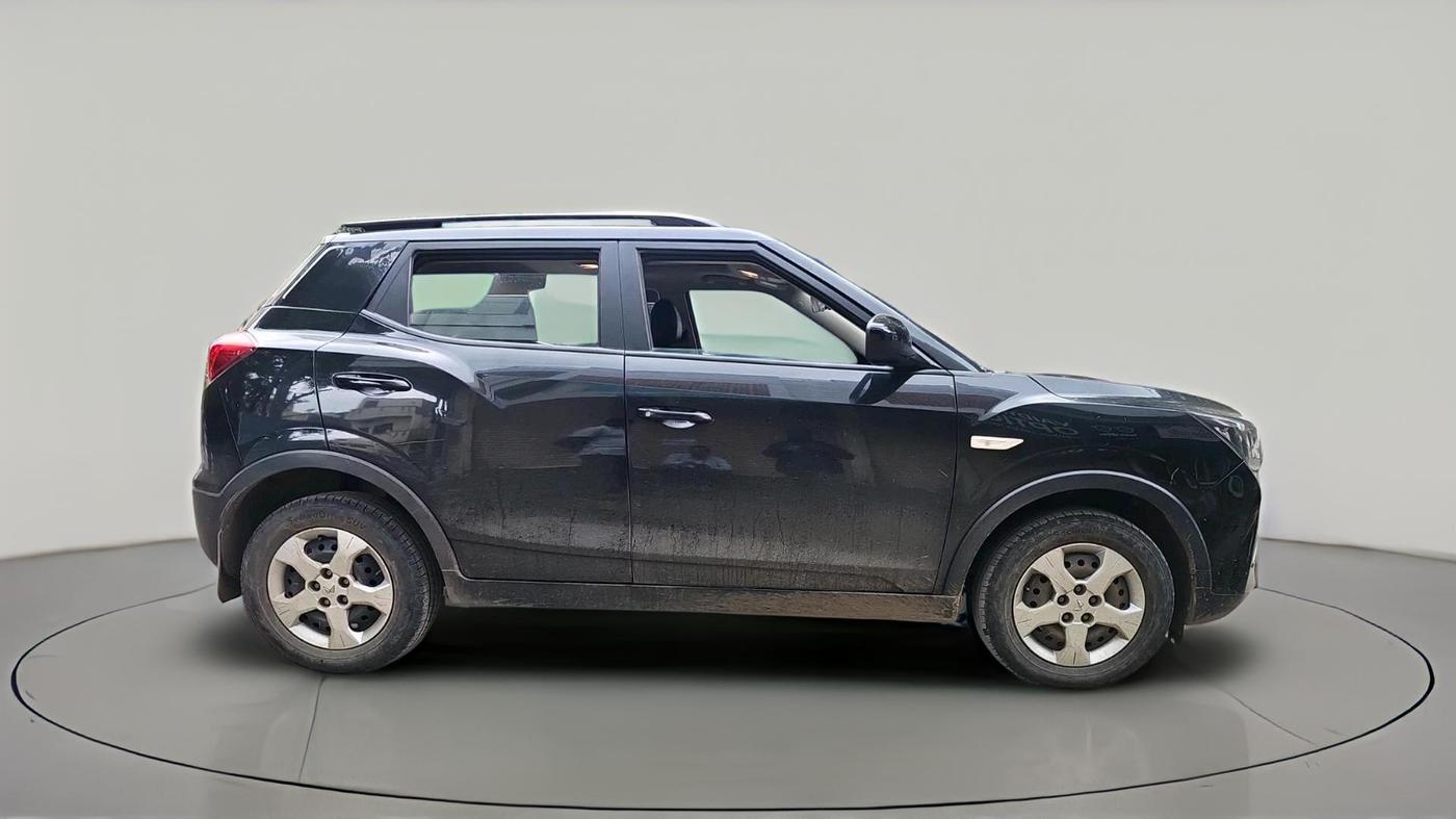 2023 Mahindra XUV300 W6 1.5 Diesel, Diesel, Manual, 1,51,537 km, exterior