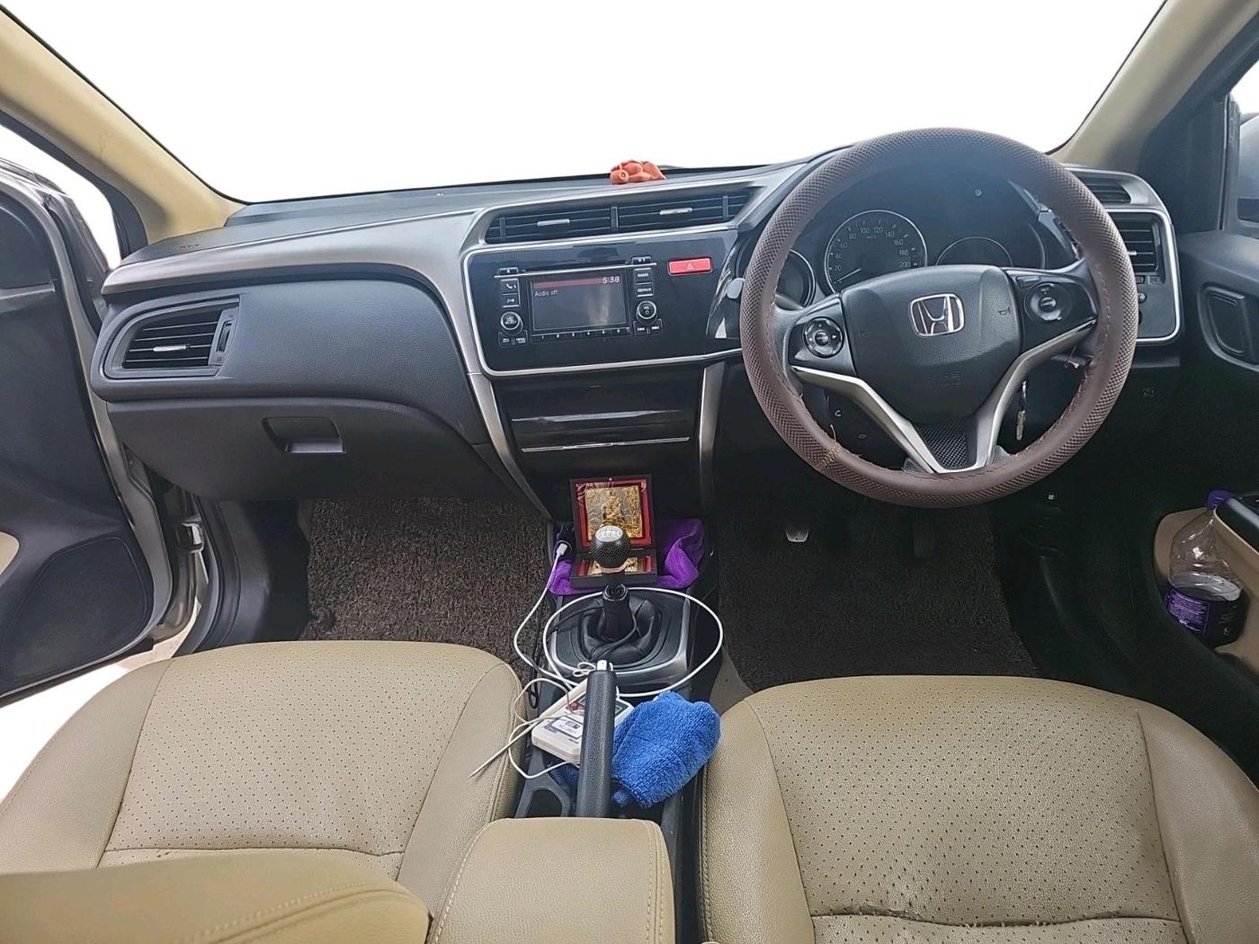 2015 Honda City 1.5L I-DTEC V, Diesel, Manual, 1,41,442 km, interior