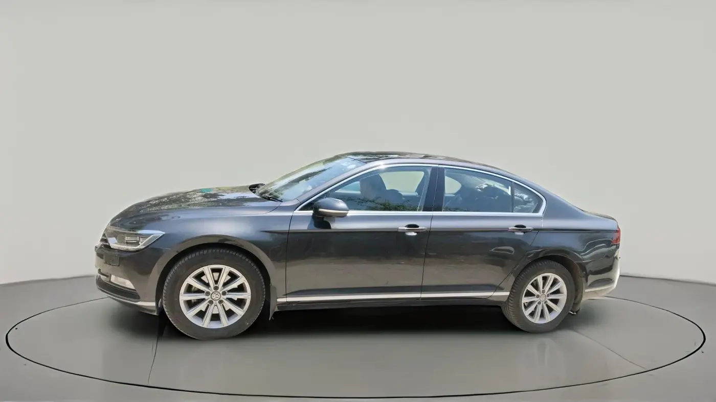 2018 Volkswagen Passat HIGHLINE DSG, Diesel, Automatic, 82,353 km, exterior