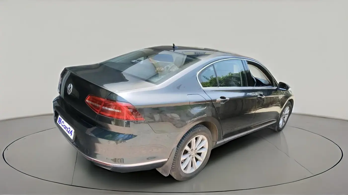 2018 Volkswagen Passat HIGHLINE DSG, Diesel, Automatic, 82,353 km, exterior