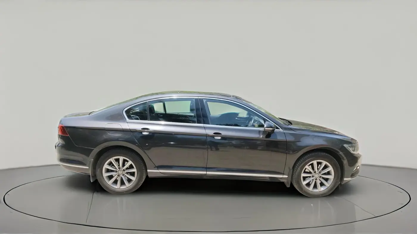 2018 Volkswagen Passat HIGHLINE DSG, Diesel, Automatic, 82,353 km, exterior