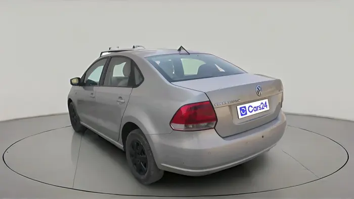 2012 Volkswagen Vento COMFORTLINE 1.6, Petrol, Manual, 1,27,979 km, exterior