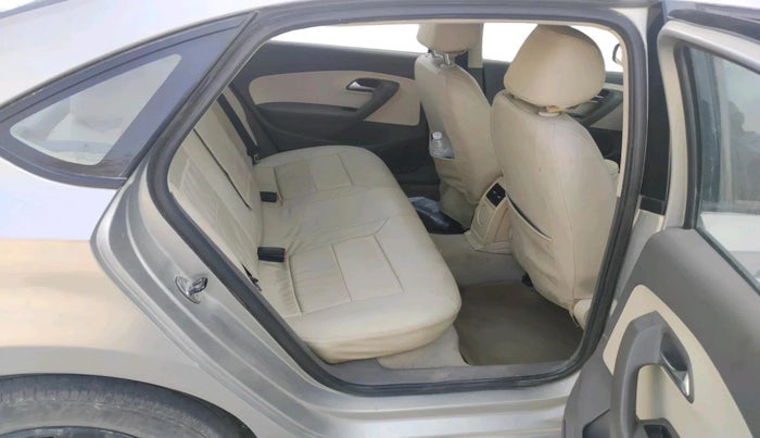 2012 Volkswagen Vento COMFORTLINE 1.6, Petrol, Manual, 1,27,979 km, interior