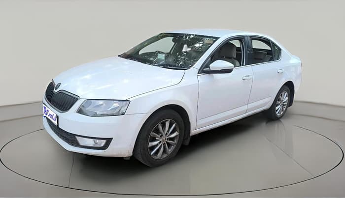 2015 Skoda Octavia AMBITION 2.0 TDI, Diesel, Manual, 2,30,705 km, exterior