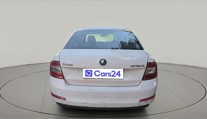 2015 Skoda Octavia AMBITION 2.0 TDI, Diesel, Manual, 2,30,705 km, exterior