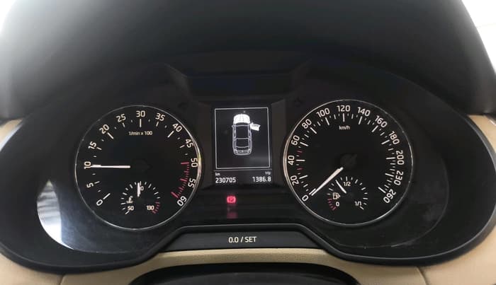 2015 Skoda Octavia AMBITION 2.0 TDI, Diesel, Manual, 2,30,705 km, interior