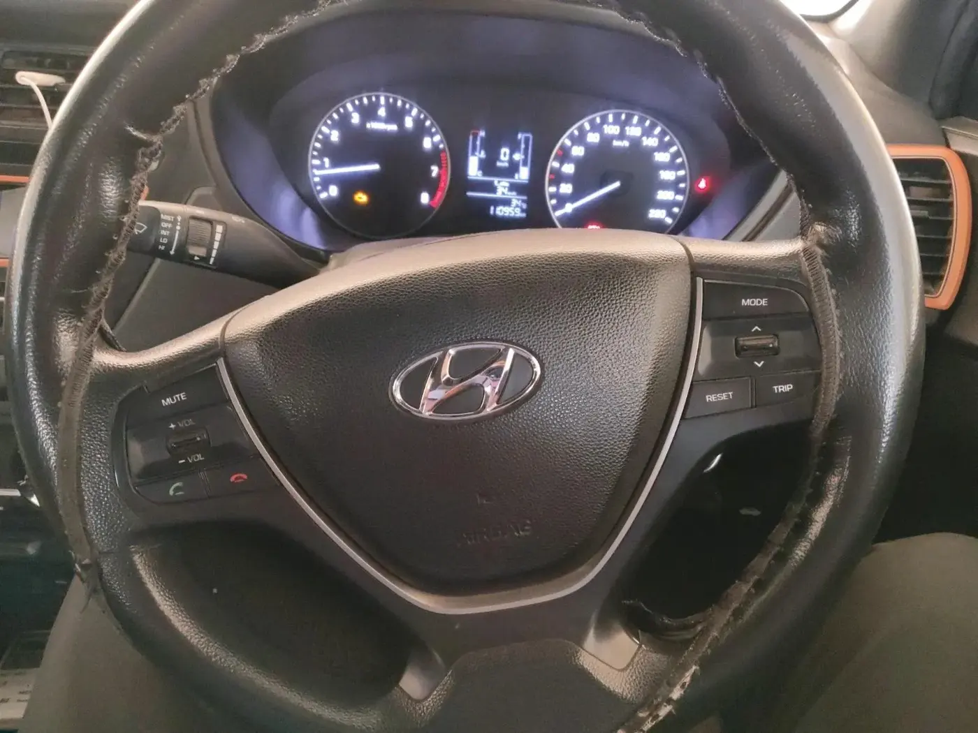 2016 Hyundai i20 Active 1.2 S, Petrol, Manual, 1,10,959 km, interior