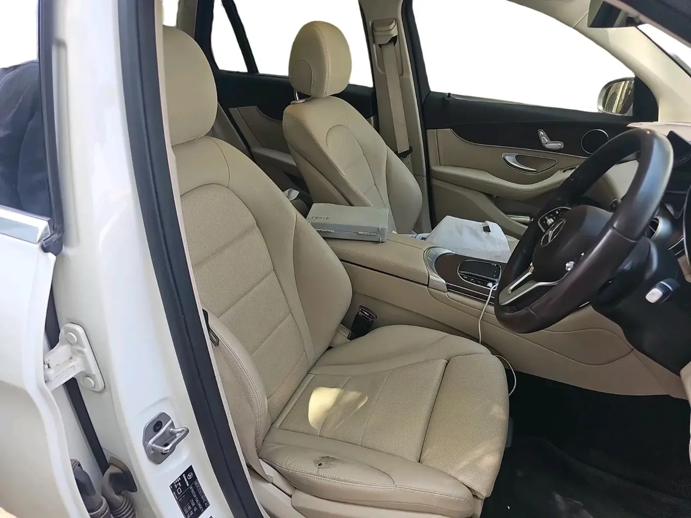2021 Mercedes Benz GLC CLASS 220d 4MATIC , Diesel, Automatic, 66,464 km, interior