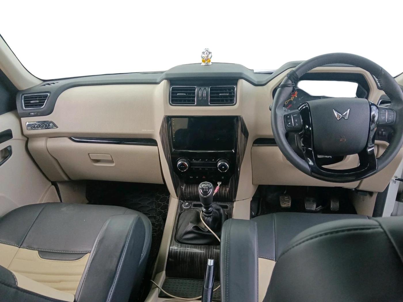 2026 Mahindra SCORPIO CLASSIC S11 7STR, Diesel, Manual, 1,385 km, interior