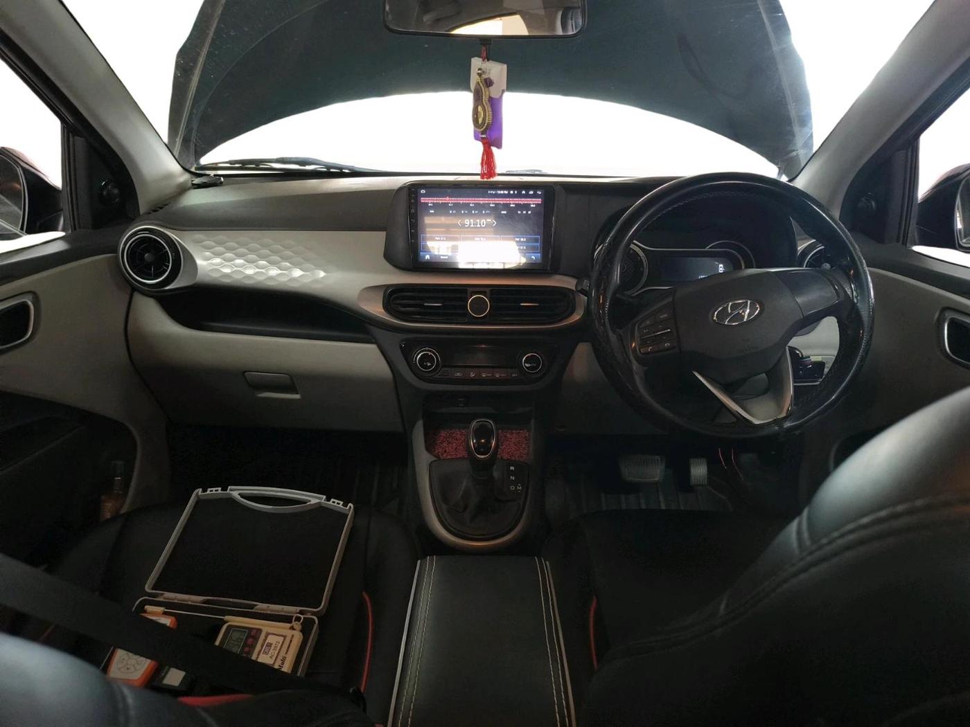 2020 Hyundai GRAND I10 NIOS SPORTZ AMT 1.2 KAPPA VTVT, CNG, Automatic, 1,38,389 km, interior
