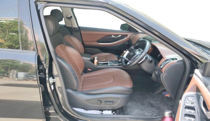 2024 Hyundai ALCAZAR 1.5 SIGNATURE (O) AT 7STR, Diesel, Automatic, 37,682 km, interior