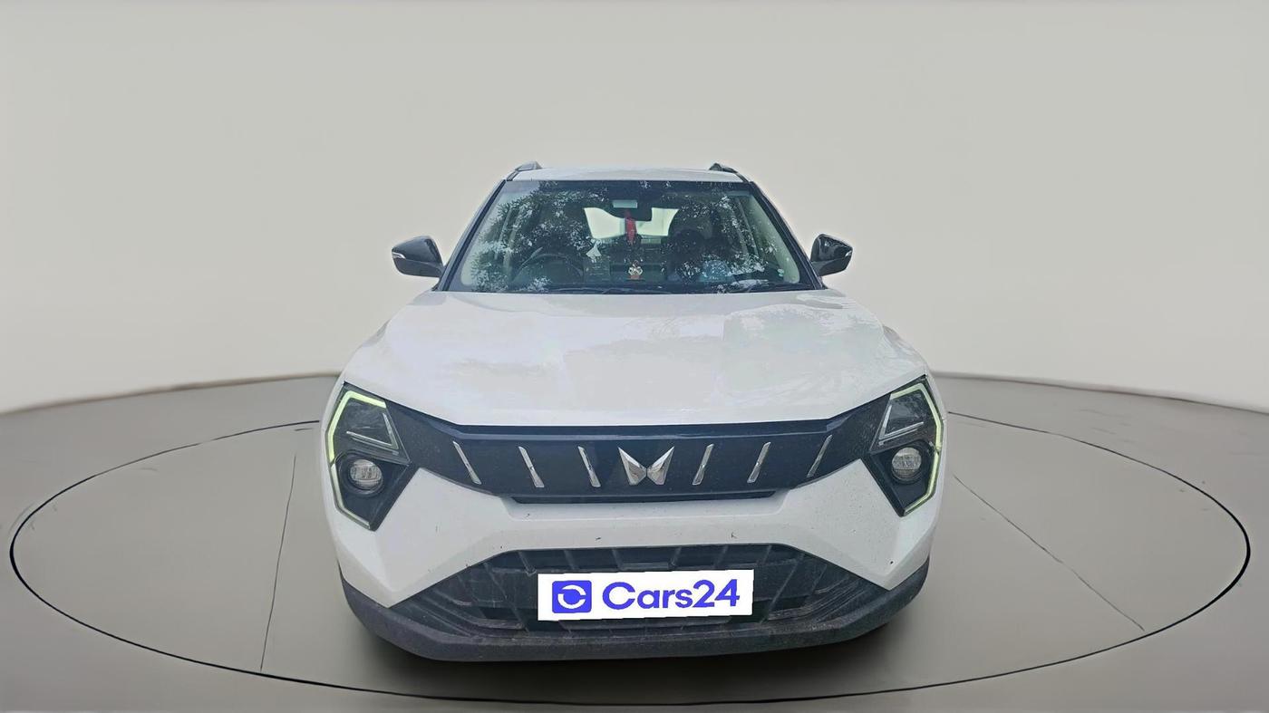 2024 Mahindra XUV 3XO AX5 1.2 L TCMPFI AT, Petrol, Automatic, 61,461 km, exterior