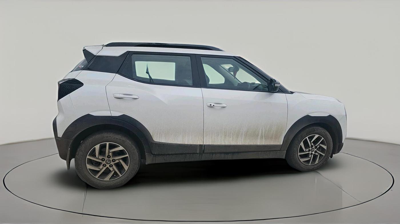 2024 Mahindra XUV 3XO AX5 1.2 L TCMPFI AT, Petrol, Automatic, 61,461 km, exterior