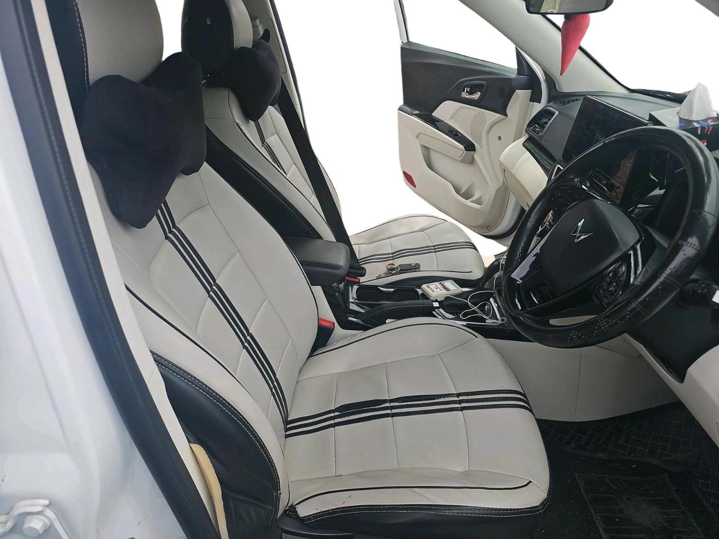 2024 Mahindra XUV 3XO AX5 1.2 L TCMPFI AT, Petrol, Automatic, 61,461 km, interior