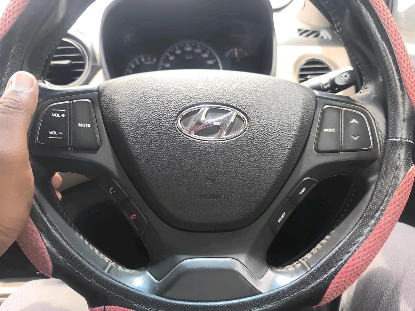 2013 Hyundai Grand i10 ASTA 1.2 KAPPA VTVT, Petrol, Manual, 81,303 km, interior