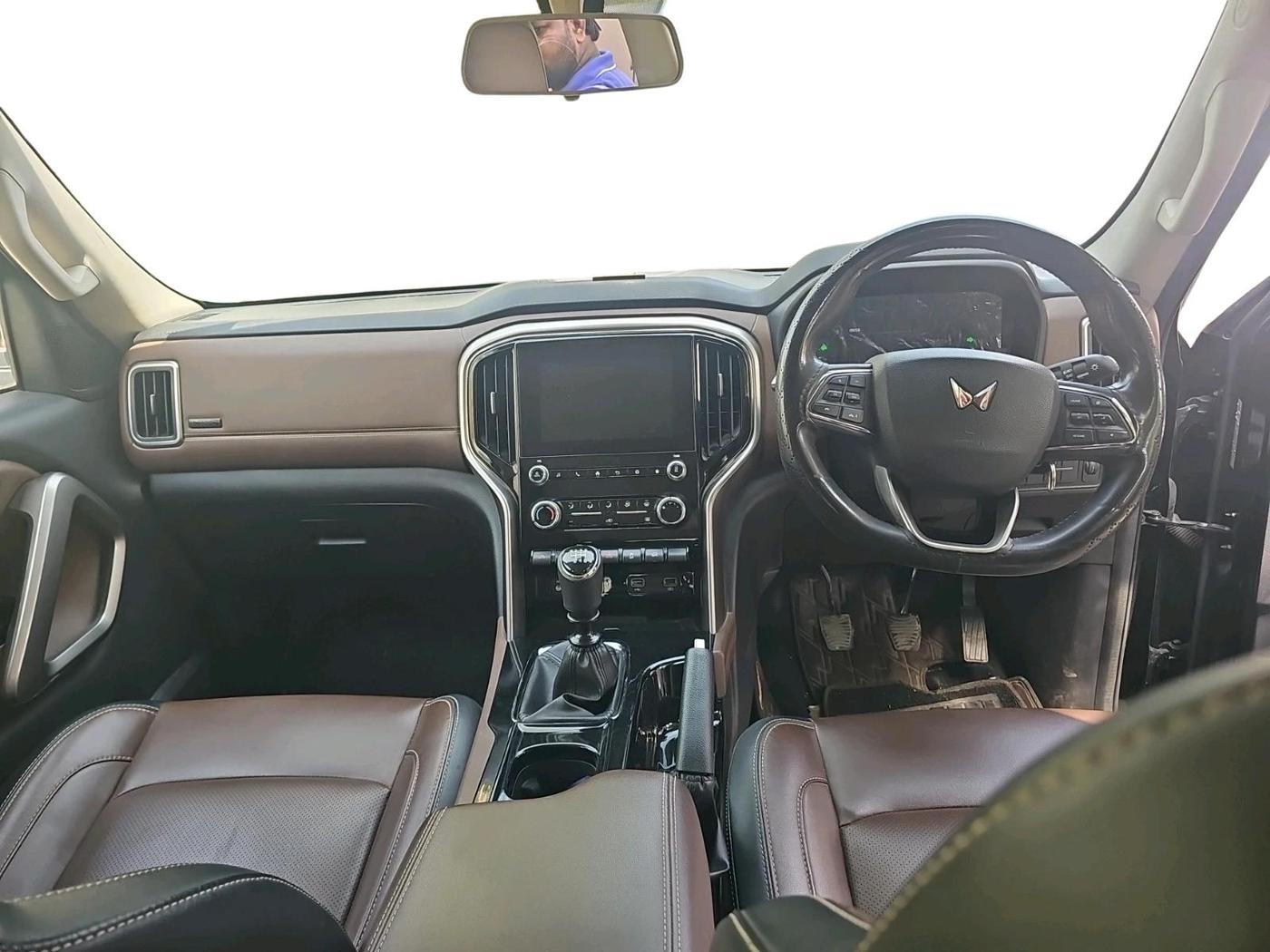 2025 Mahindra SCORPIO-N Z8 Select Petrol MT, Petrol, Manual, 27,810 km, interior