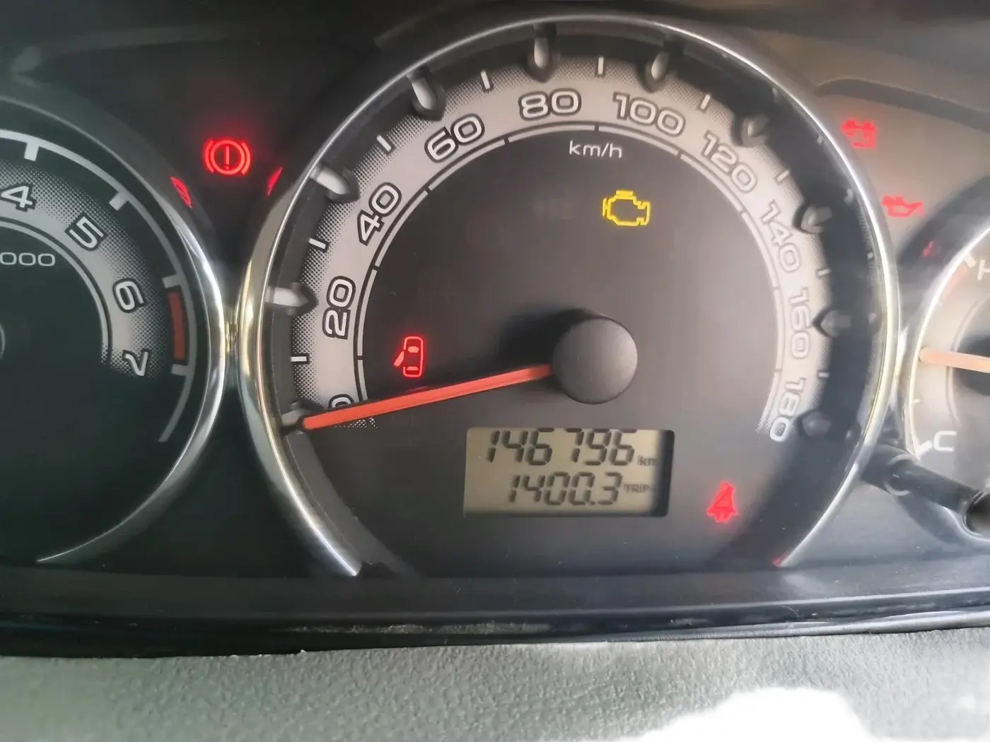 2016 Mahindra NUVOSPORT N8, Diesel, Manual, 1,46,796 km, interior
