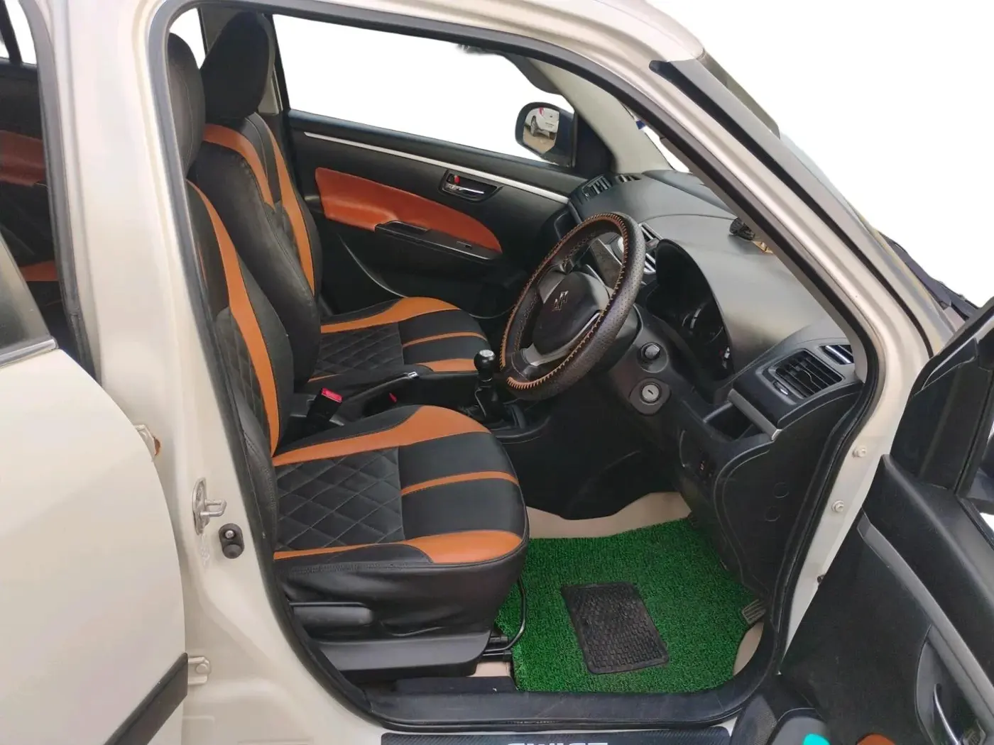 2014 Maruti Swift VXI, Petrol, Manual, 1,08,281 km, interior