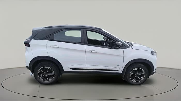 2024 Tata NEXON EV FEARLESS LONG RANGE, Electric, Automatic, 33,794 km, exterior