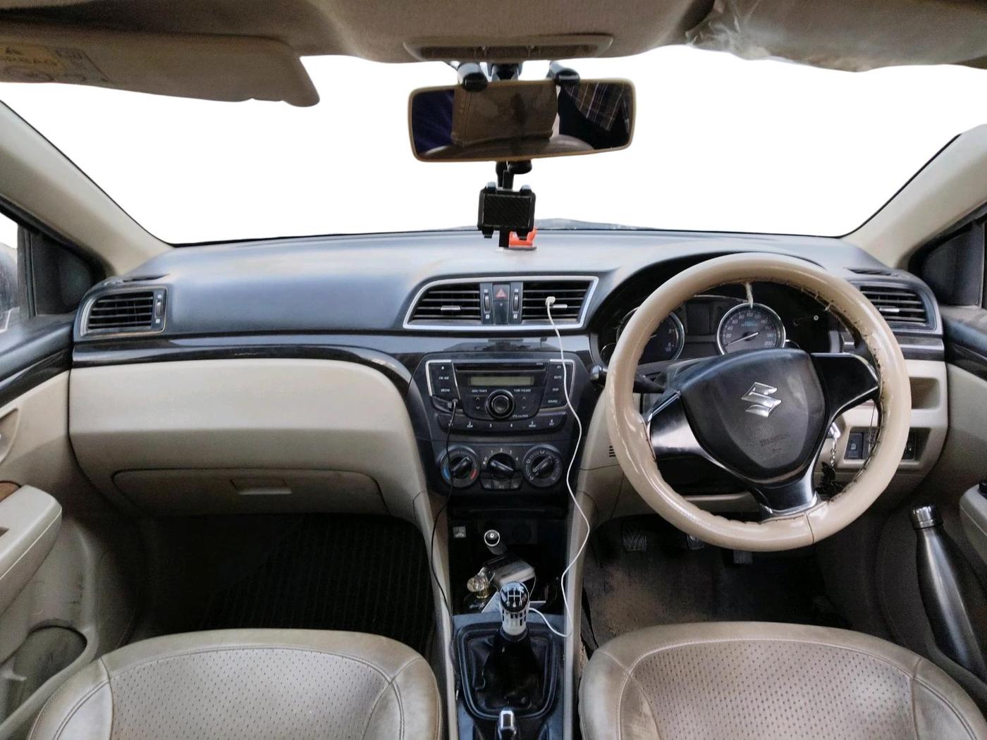 2017 Maruti Ciaz SIGMA DIESEL 1.3, Diesel, Manual, 2,25,975 km, interior