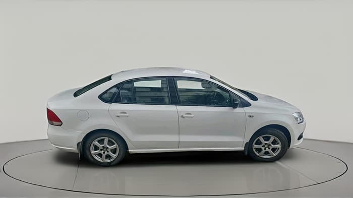 2013 Volkswagen Vento HIGHLINE 1.6 MPI, CNG, Manual, 2,19,249 km, exterior