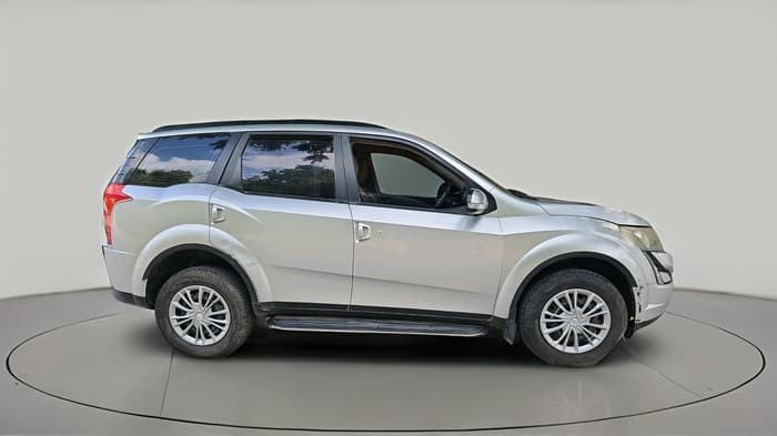 2016 Mahindra XUV500 W6, Diesel, Manual, 1,53,857 km, exterior