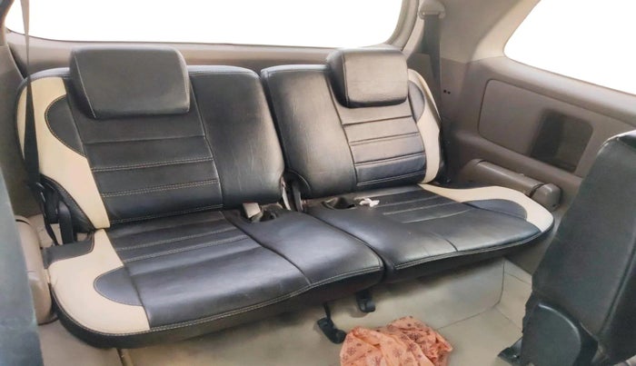 2015 Toyota Innova 2.5 GX 7 STR, Diesel, Manual, 1,40,893 km, interior