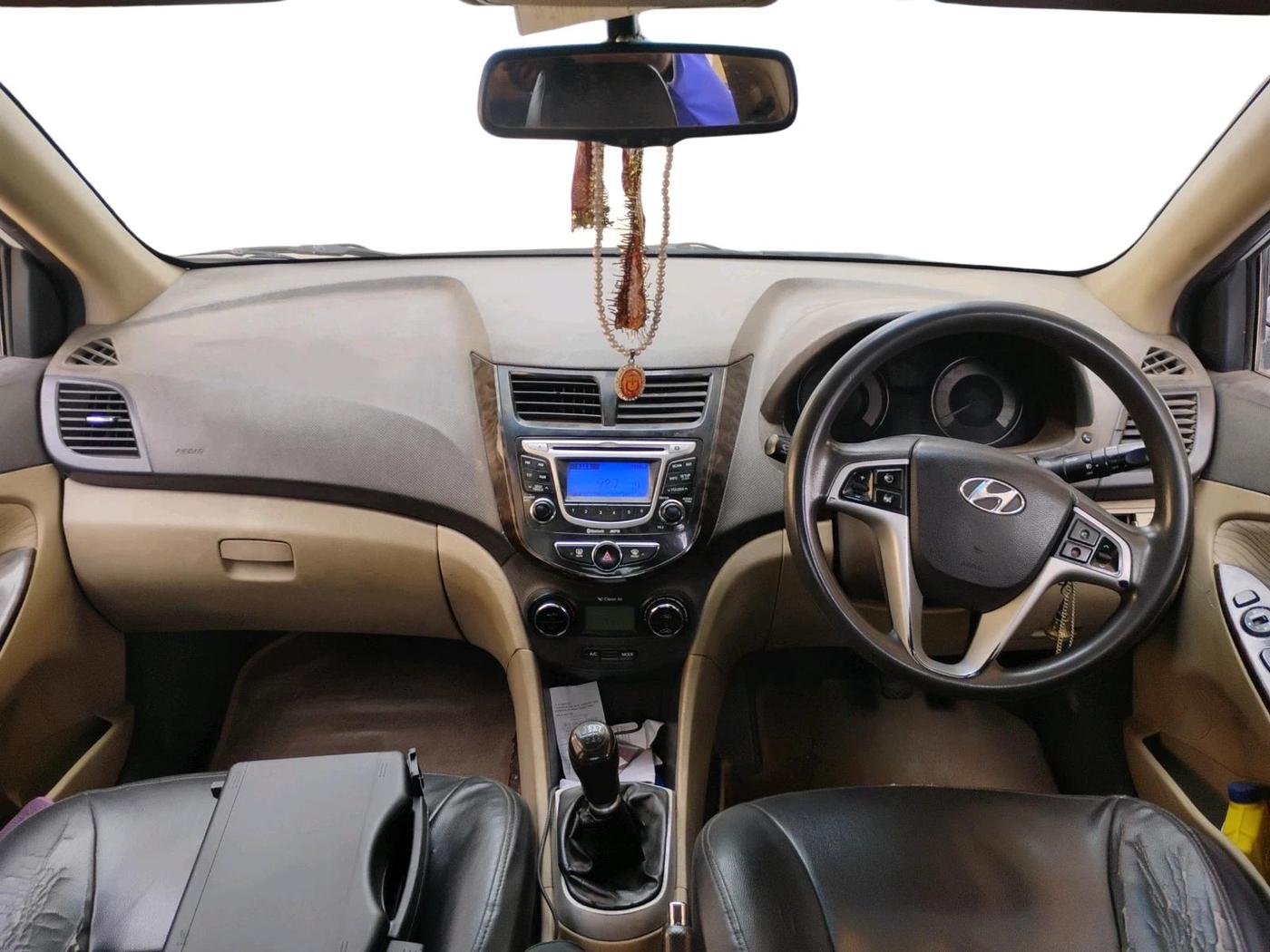 2011 Hyundai Verna FLUIDIC 1.6 CRDI SX, Diesel, Manual, 1,23,456 km, interior