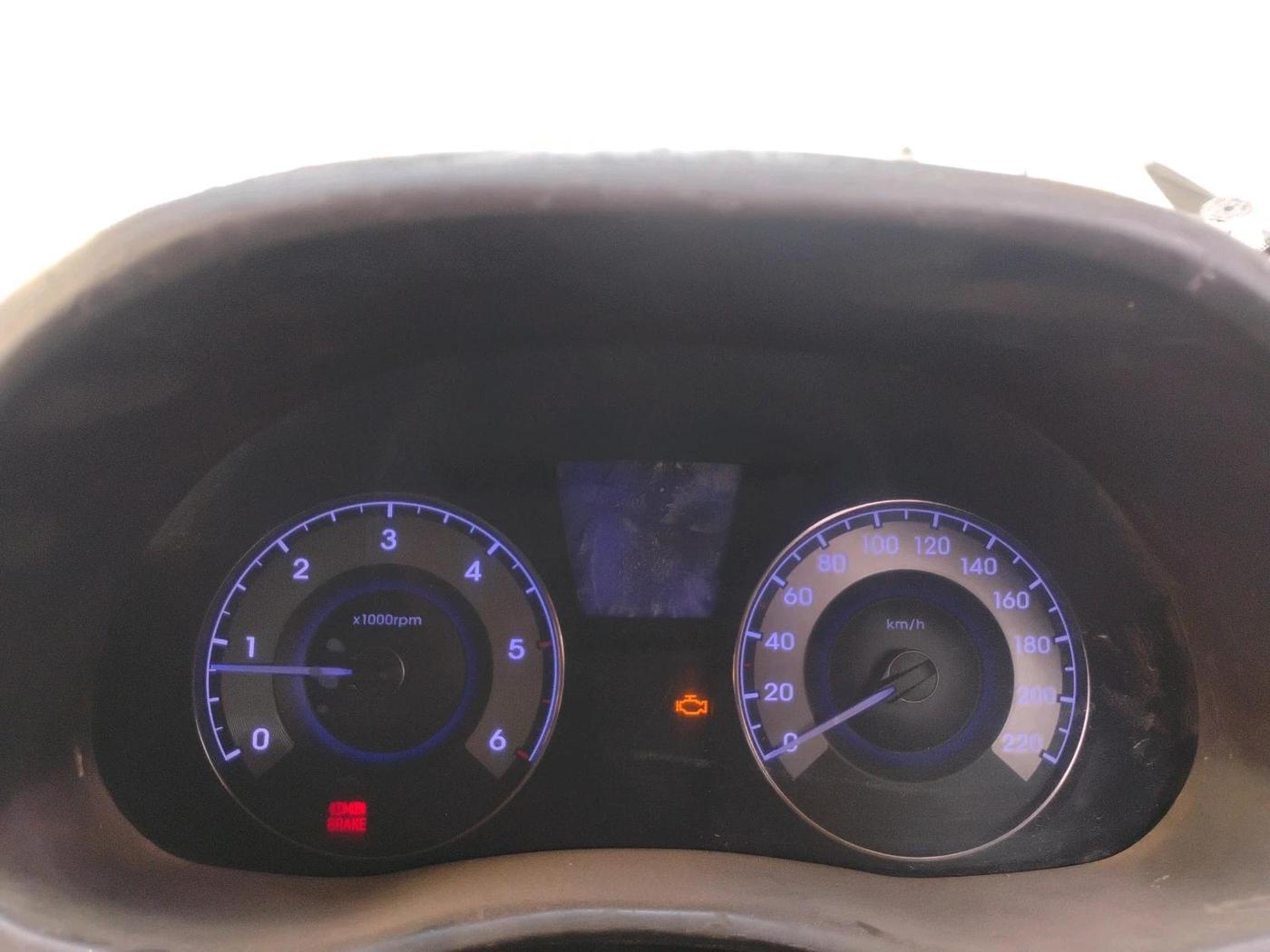 2011 Hyundai Verna FLUIDIC 1.6 CRDI SX, Diesel, Manual, 1,23,456 km, interior