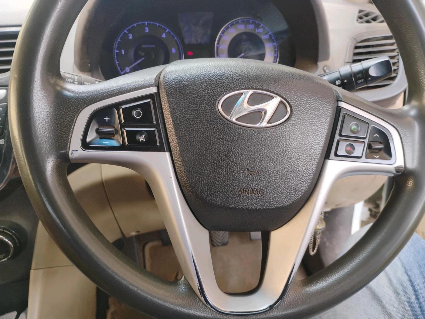 2011 Hyundai Verna FLUIDIC 1.6 CRDI SX, Diesel, Manual, 1,23,456 km, interior
