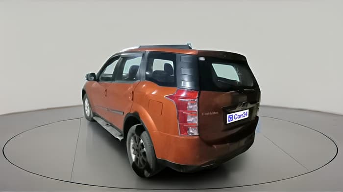2015 Mahindra XUV500 W10, Diesel, Manual, 1,46,197 km, exterior