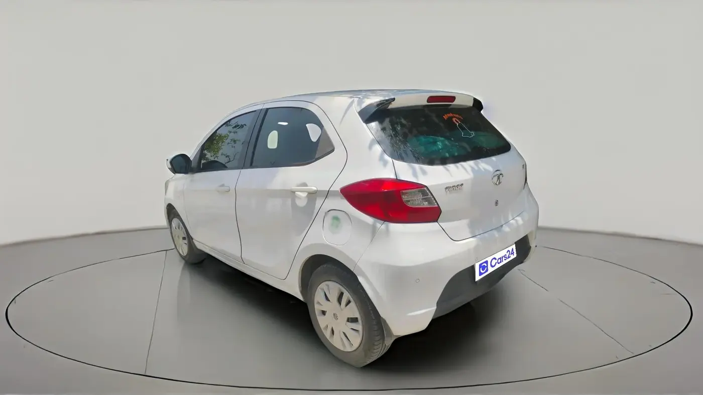 2016 Tata Tiago XT PETROL, Petrol, Manual, 1,04,274 km, exterior